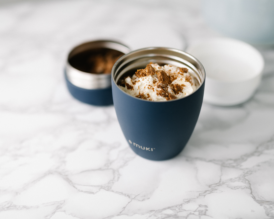Apple Crumble Bowl mit veganer Kokossahne | Rezept