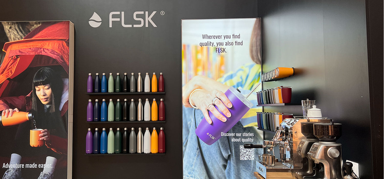 FLSK Messestand mit FLSK Produkten